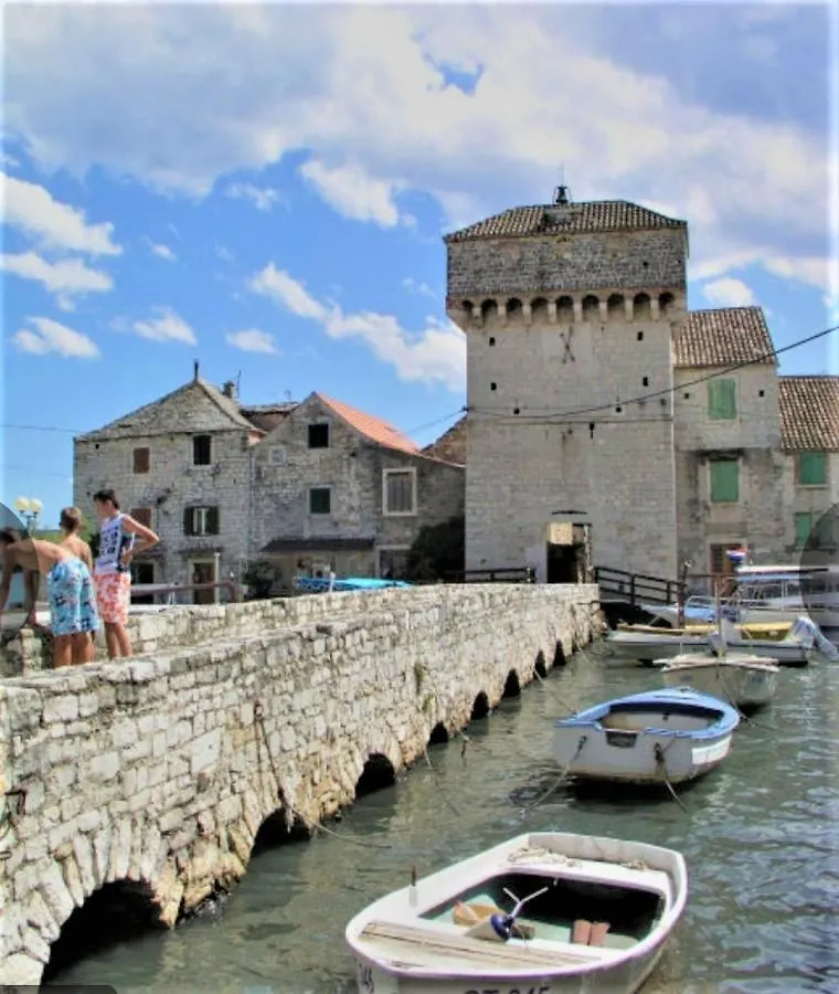 Apartment Apartman Scotti Kastela Croatia